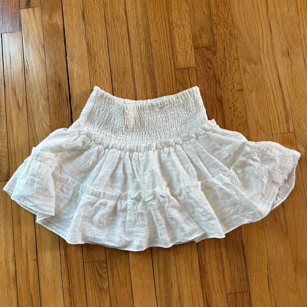 Elegant White Ruffled Skirt